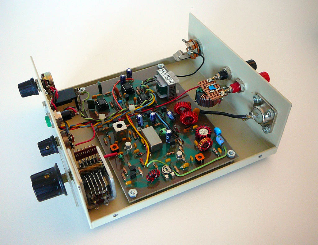 <b>Oak Hill Research OHR-HP_QRP</b> (1998) : Figure 71 : 80 Meter Band QRP Transceiver 1 Watt - cover off internal view. Had to add a common-mode filter to reduce modulation from the power supply. : 