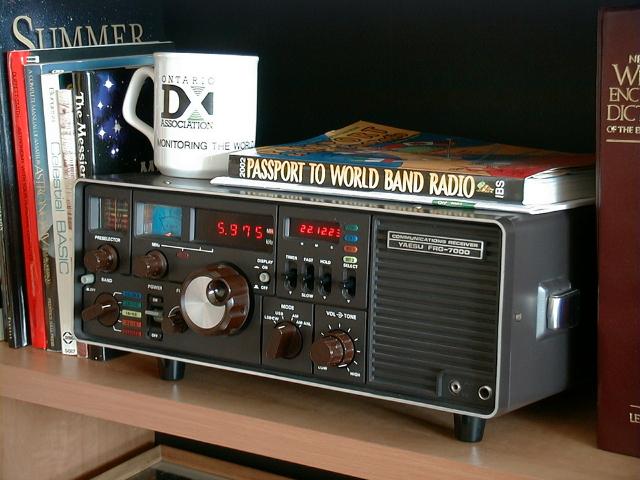 <b>Yaesu Musen Co. Ltd. FRG-7000</b> (1979) : Figure 4 : This is my favortie radio for general program listening. Audio output is very good. Triple conversion receiver using the Barlow-Wadley loop design covering 250kHz-29.999MHz. (red controls) : 